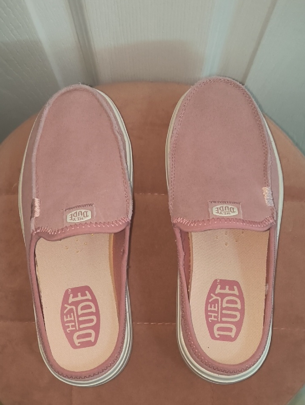 HeyDude Austin Lift Classic Rosette Pink Suede Slip-On Loafers Size 6 NWOB - Picture 6 of 8